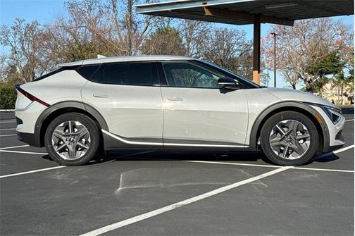 2025 Kia EV6 Light Long Range