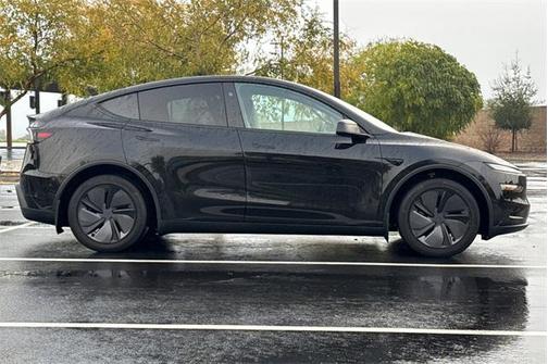 2026 Tesla Model Y Long Range Dual Motor All-Wheel Drive