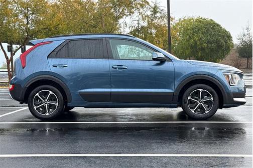 2025 Kia Niro EX