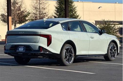 2025 Kia K4 GT-Line