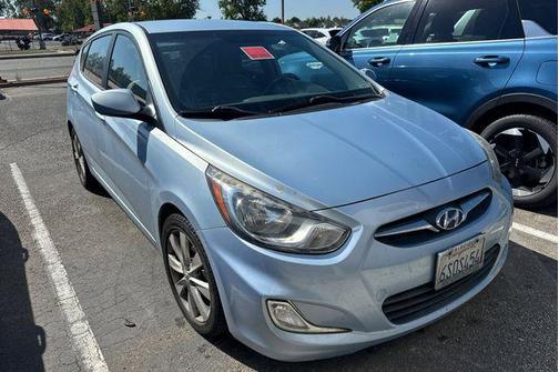 2012 Hyundai Accent SE