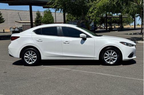 2016 Mazda Mazda3 i Sport