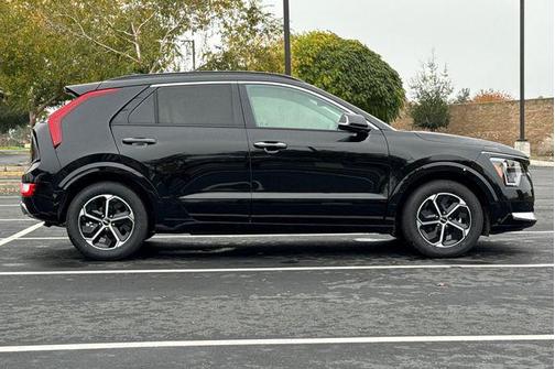 2026 Kia Niro SX