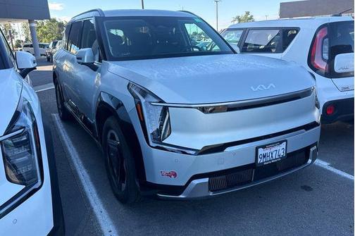 Ivory Silver Matte 2024 Kia EV9 Land