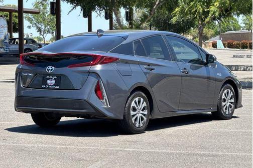 2021 Toyota Prius Prime LE