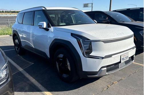 Snow White Pearl 2024 Kia EV9 Wind