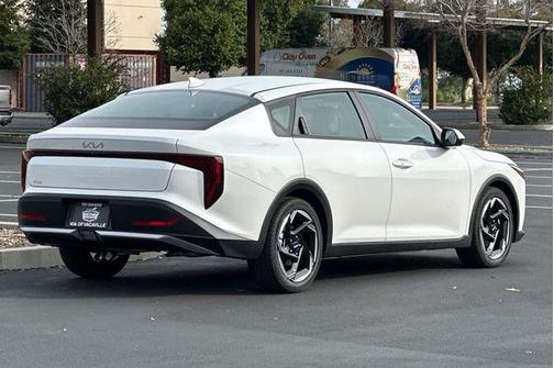 2026 Kia K4 EX