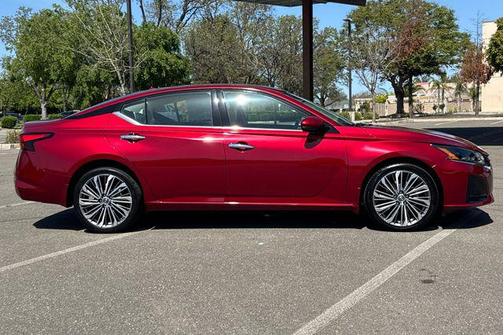 2023 Nissan Altima 2.5 SL