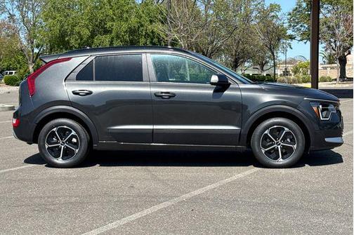 2025 Kia Niro LX