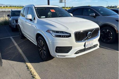 Crystal White Metallic 2021 Volvo XC90 T5 Momentum