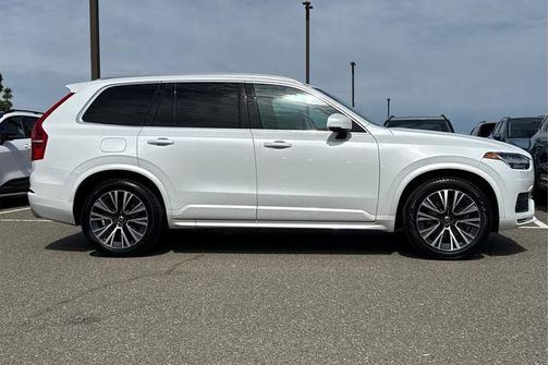 2021 Volvo XC90 T5 Momentum