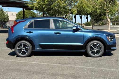 2025 Kia Niro SX