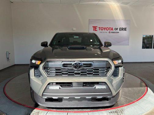 Bronze 2026 Toyota Tacoma TRD Sport