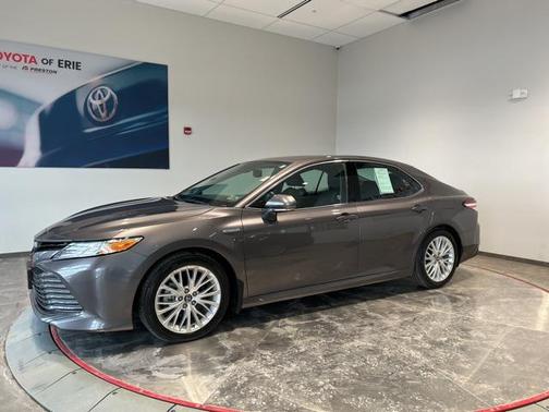 2019 Toyota Camry Hybrid XLE