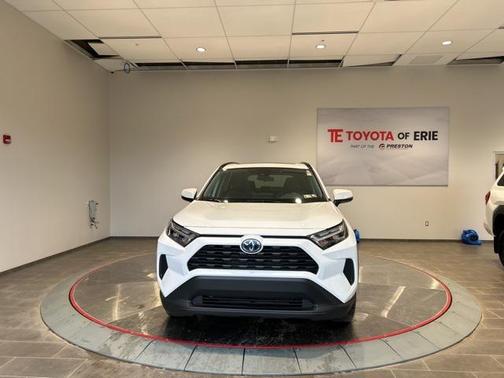 2022 Toyota RAV4 Hybrid XLE