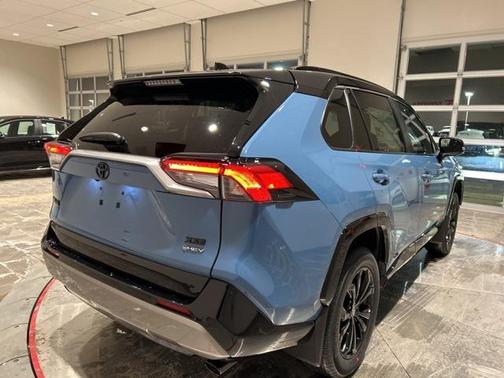 2025 Toyota RAV4 Hybrid SE