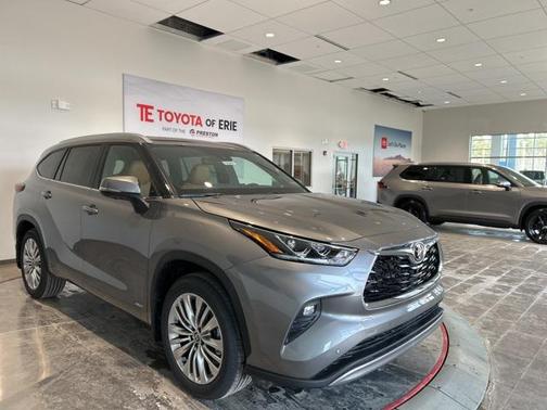 2026 Toyota Highlander Hybrid Platinum