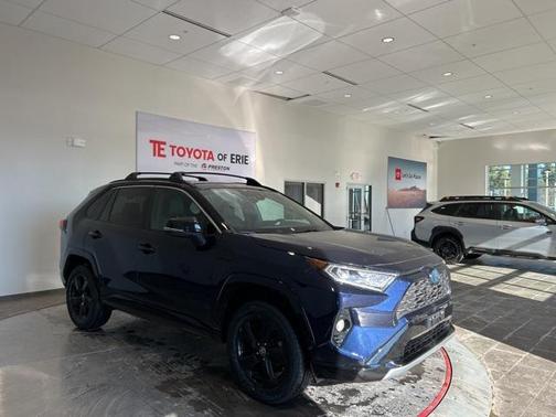 2021 Toyota RAV4 Hybrid SE