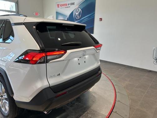 2025 Toyota RAV4 XLE Premium