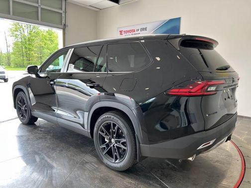 Midnight Black 2026 Toyota Grand Highlander Hybrid Platinum MAX