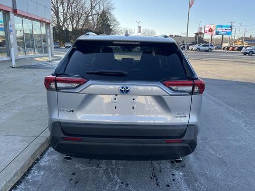 2022 Toyota RAV4 Hybrid XLE