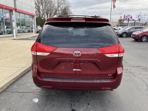2012 Toyota Sienna LE