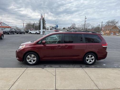 2012 Toyota Sienna LE
