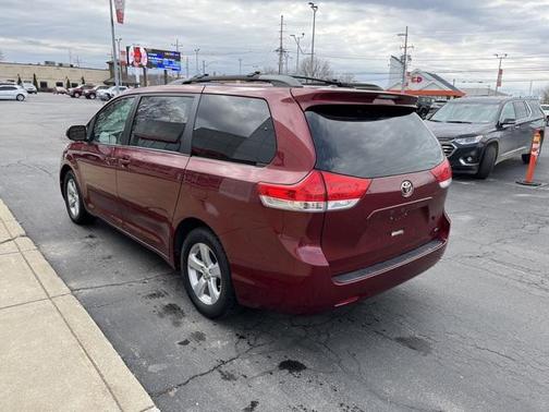 2012 Toyota Sienna LE