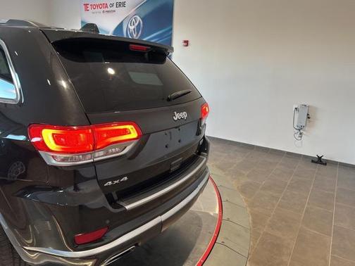 2016 Jeep Grand Cherokee Summit