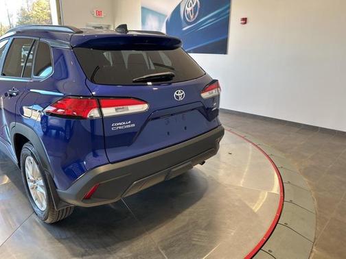2025 Toyota Corolla Cross LE