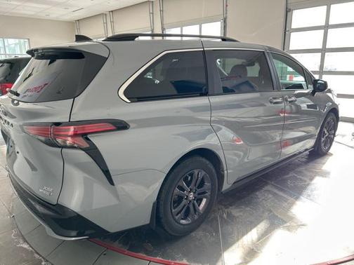 2024 Toyota Sienna XSE 7 Passenger
