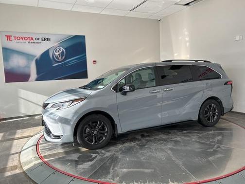 2024 Toyota Sienna XSE 7 Passenger