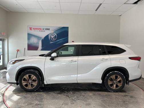 2023 Toyota Highlander Hybrid XLE
