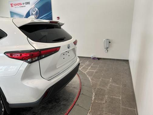 2023 Toyota Highlander Hybrid XLE