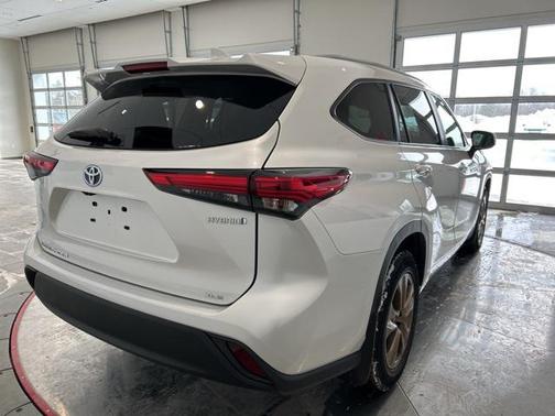 2023 Toyota Highlander Hybrid XLE