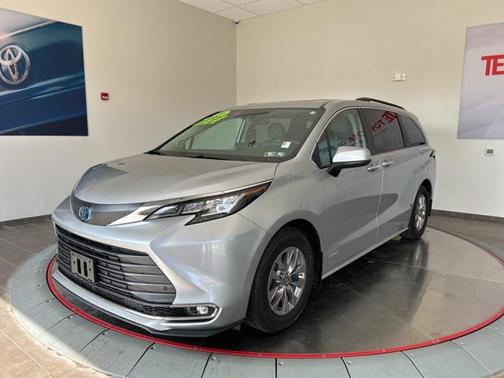 2021 Toyota Sienna XLE 8 Passenger