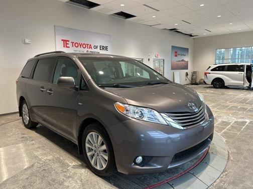 2017 Toyota Sienna XLE