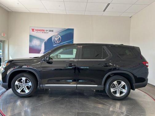 Crystal Black Pearl 2023 Honda Pilot AWD EX-L 7 Passenger