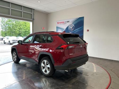 2021 Toyota RAV4 Hybrid XLE Premium