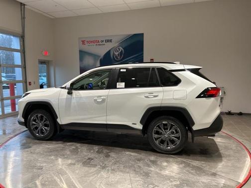 2025 Toyota RAV4 Hybrid XLE Premium