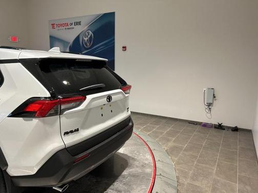 2025 Toyota RAV4 Hybrid XLE Premium