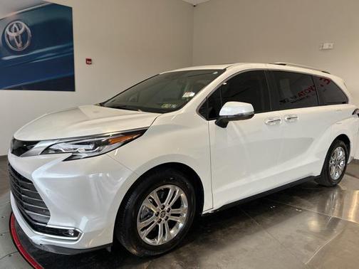 2022 Toyota Sienna Platinum 7 Passenger
