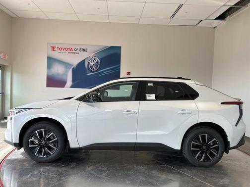 Pearl 2026 Toyota bZ XLE