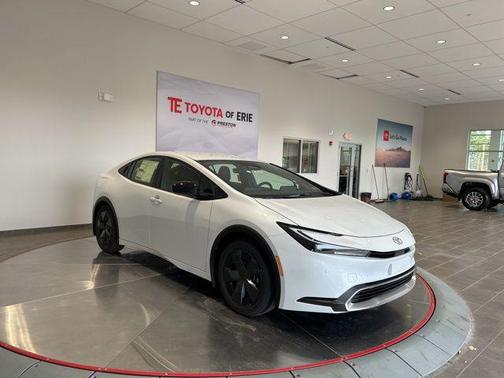 Pearl 2026 Toyota Prius Plug-In Hybrid SE