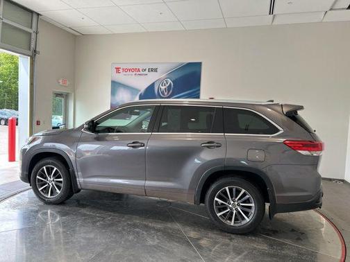 Predawn Gray Mica 2018 Toyota Highlander XLE