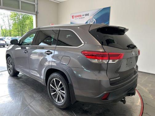 Predawn Gray Mica 2018 Toyota Highlander XLE