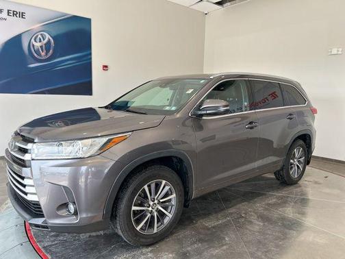 Predawn Gray Mica 2018 Toyota Highlander XLE