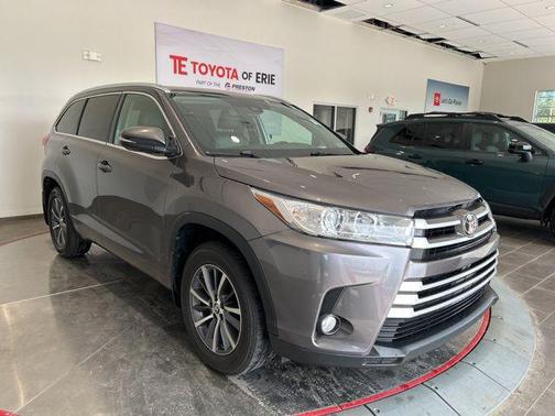 Predawn Gray Mica 2018 Toyota Highlander XLE