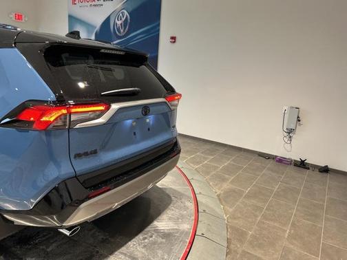 2025 Toyota RAV4 Hybrid SE