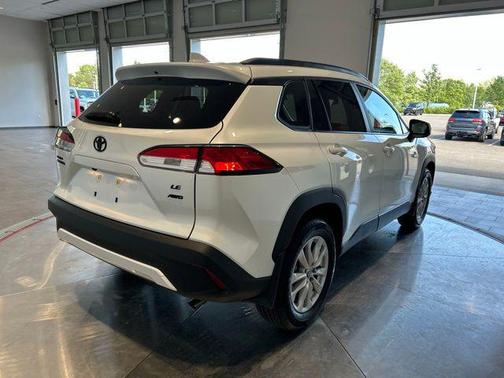 Wind Chill Pearl 2024 Toyota Corolla Cross LE